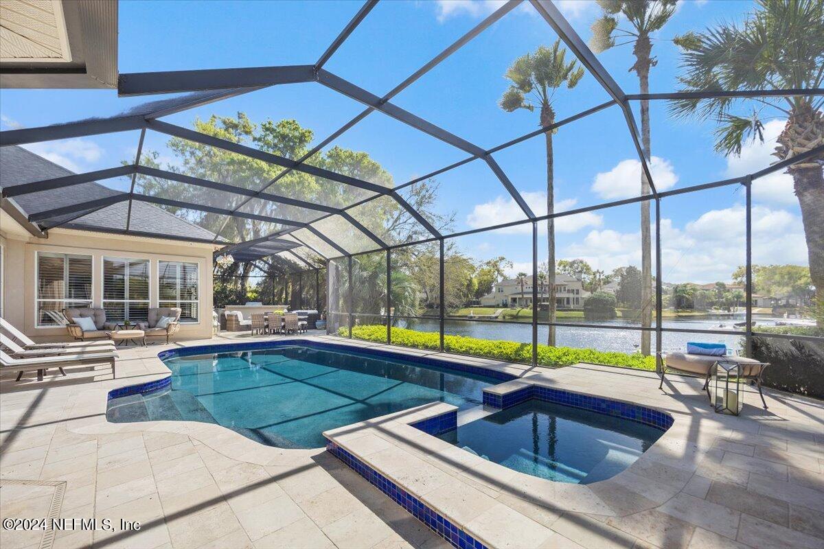 1314 CHARTER Court