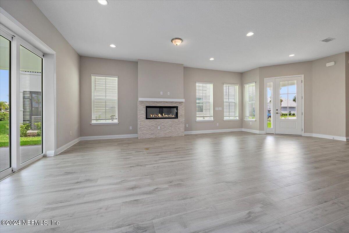 555 MARQUESA Circle