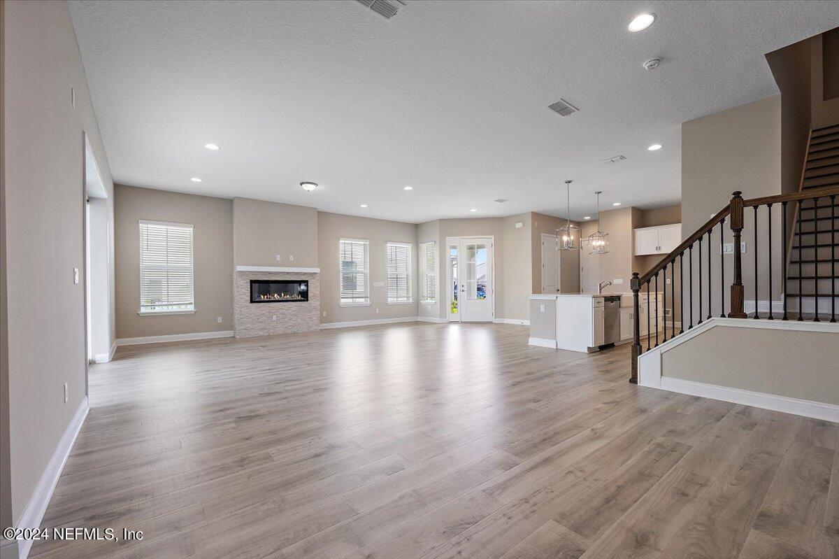 555 MARQUESA Circle