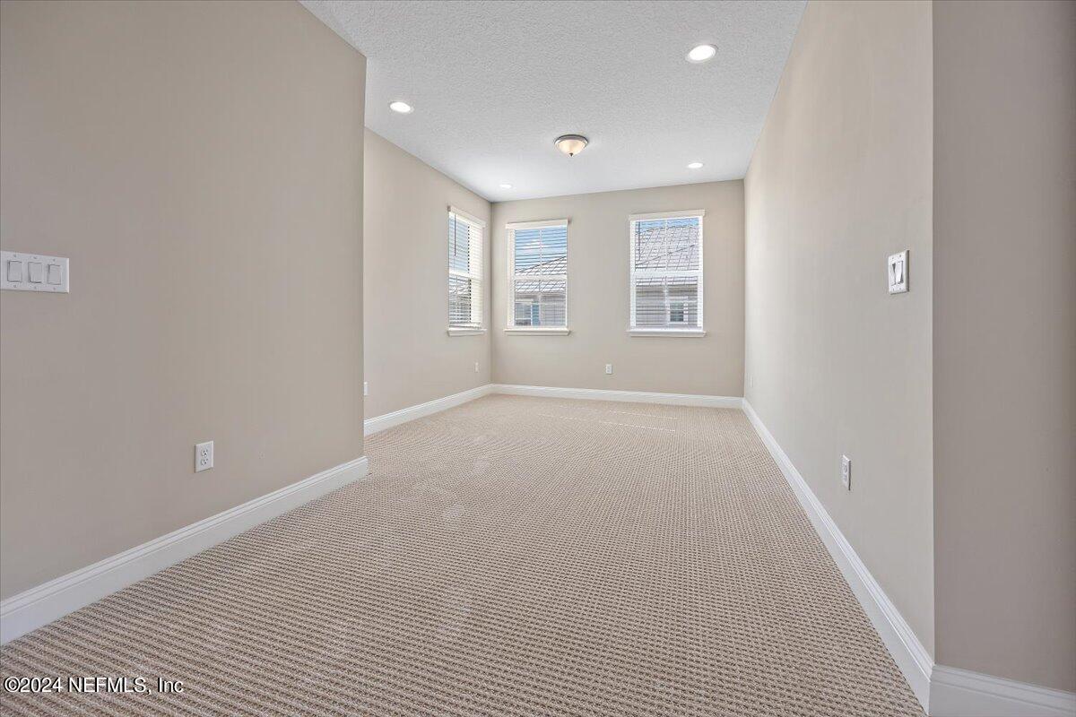 547 MARQUESA Circle