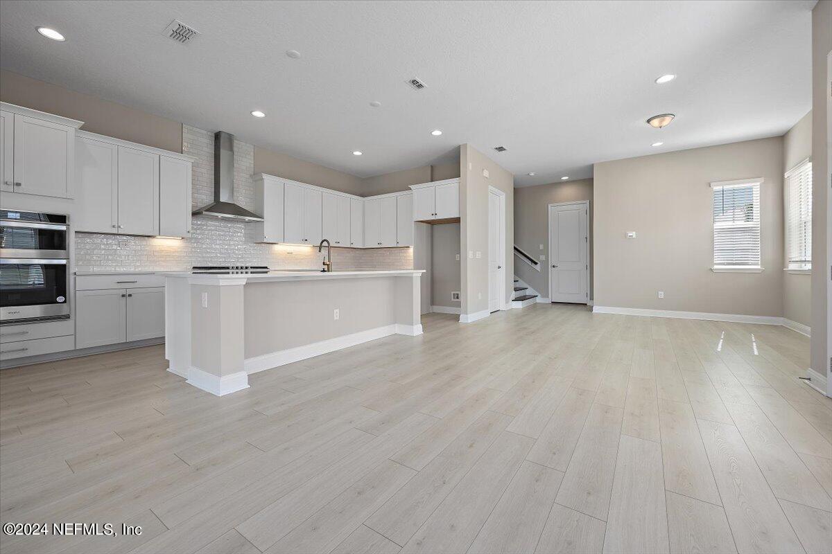 547 MARQUESA Circle