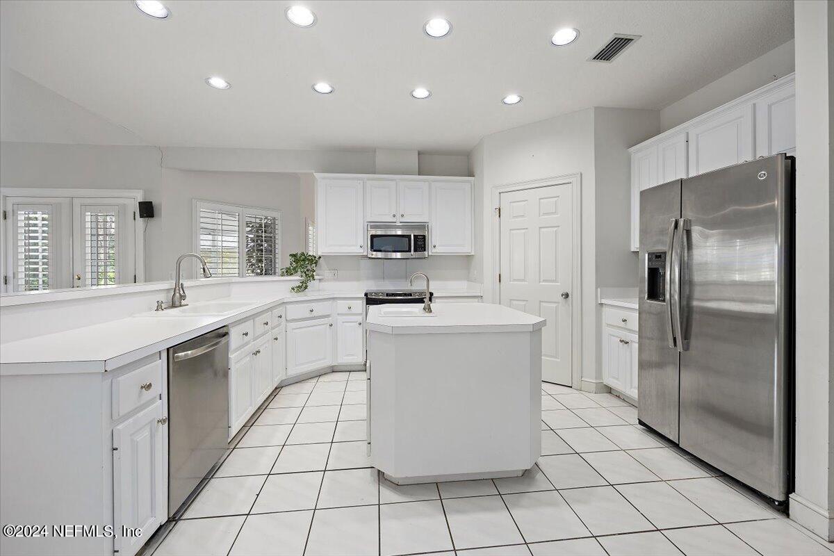 2316 OCEANFOREST Drive W