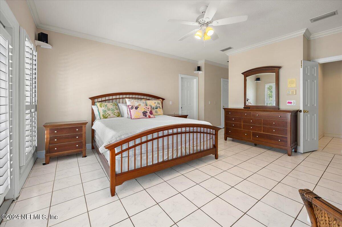 2316 OCEANFOREST Drive W