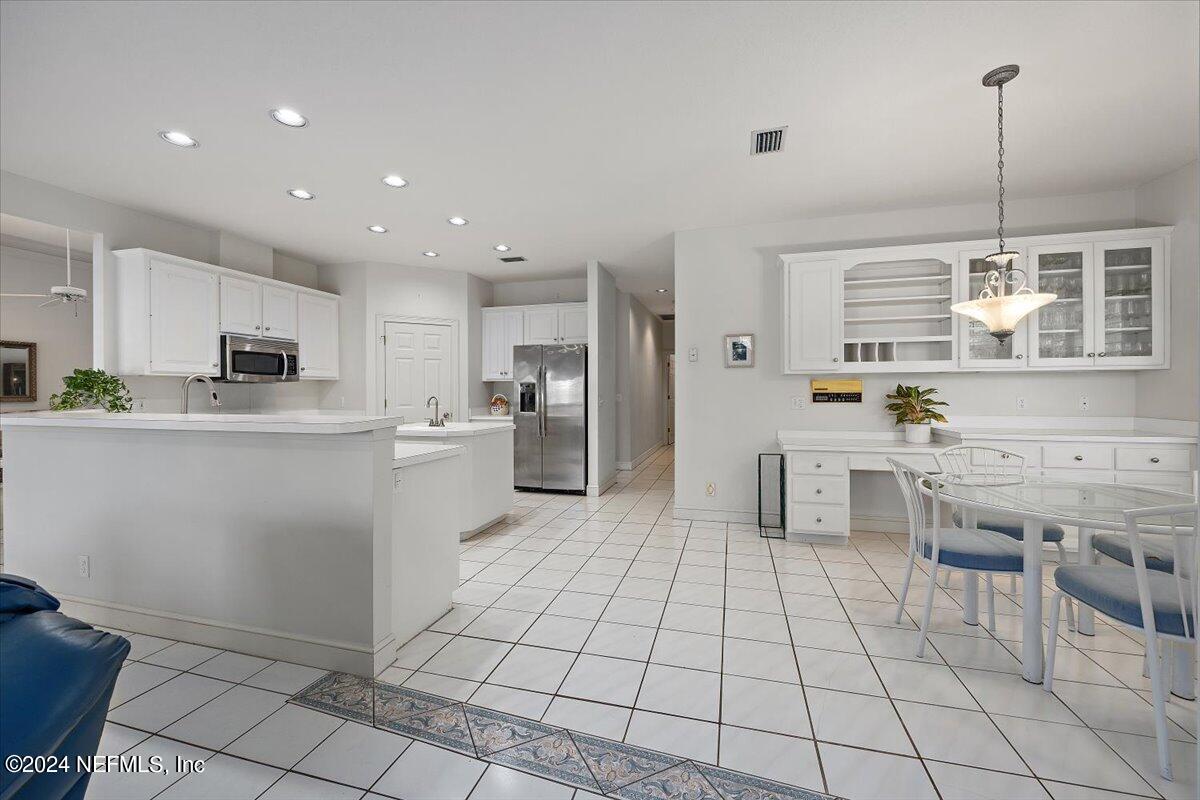 2316 OCEANFOREST Drive W