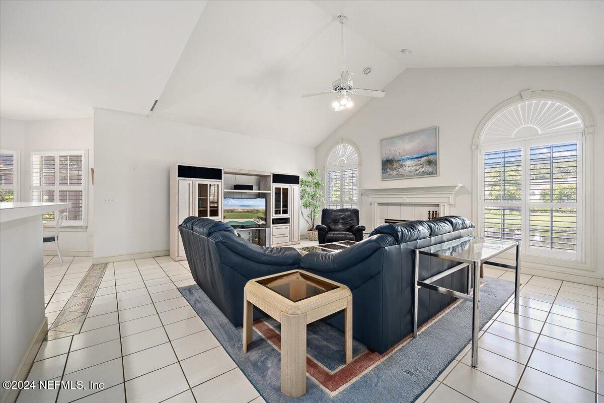 2316 OCEANFOREST Drive W