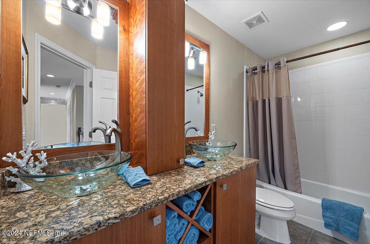 401 CLEARWATER Drive