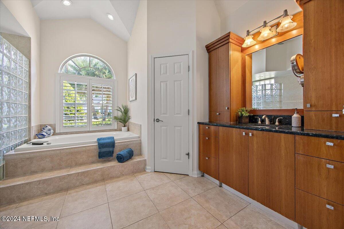 401 CLEARWATER Drive