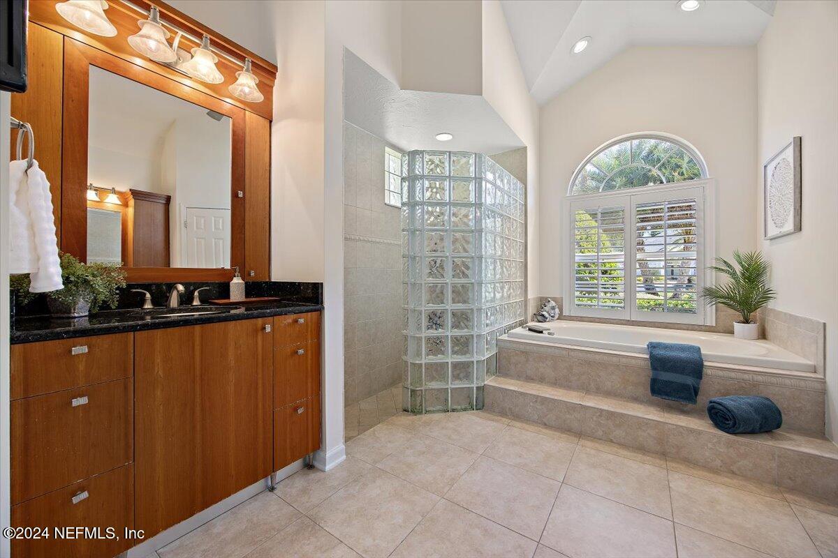 401 CLEARWATER Drive