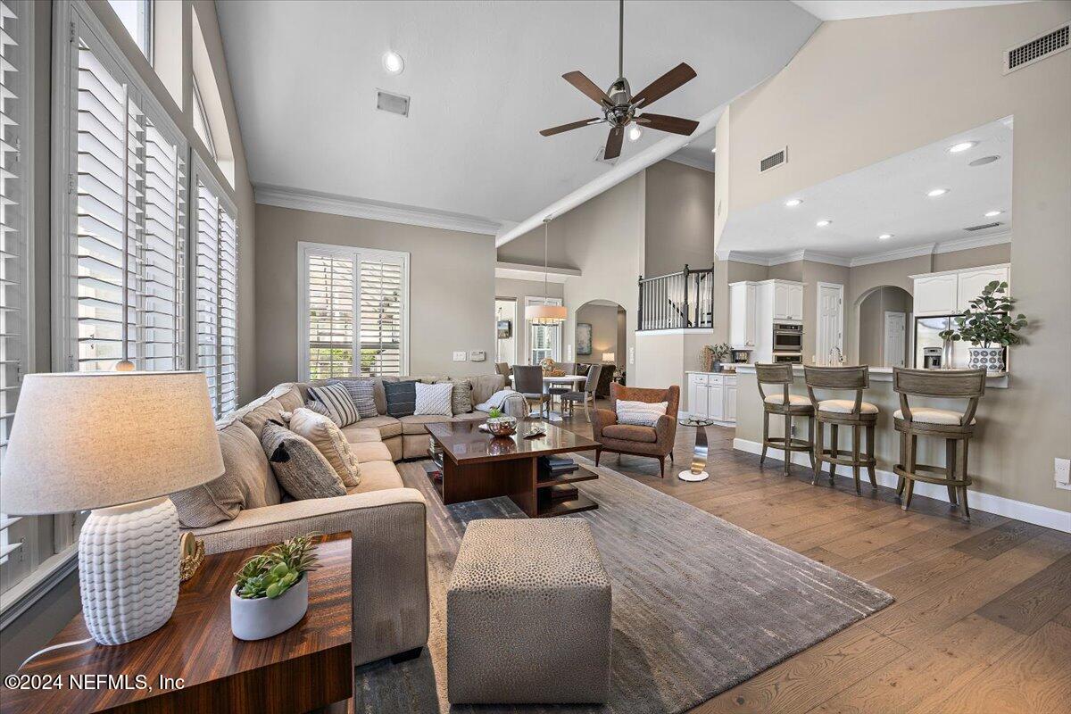 401 CLEARWATER Drive