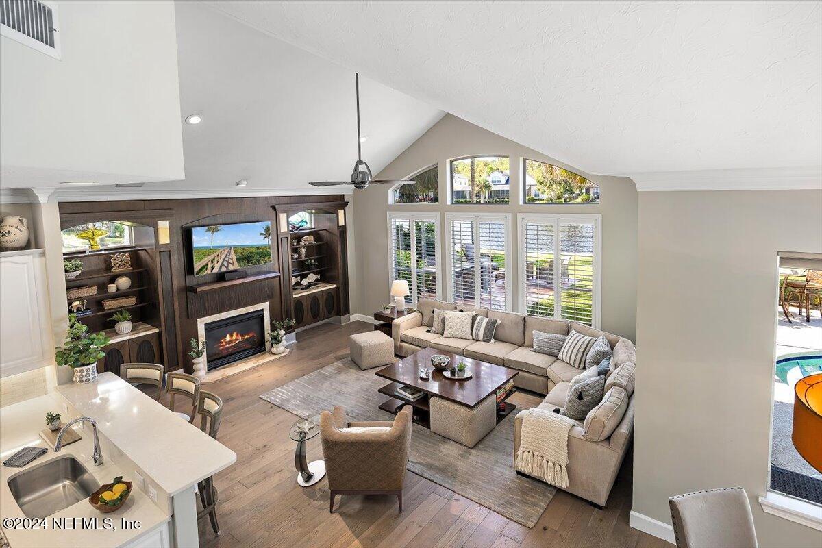 401 CLEARWATER Drive