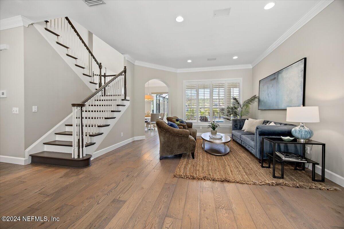 401 CLEARWATER Drive