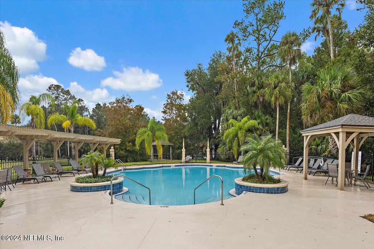 401 CLEARWATER Drive