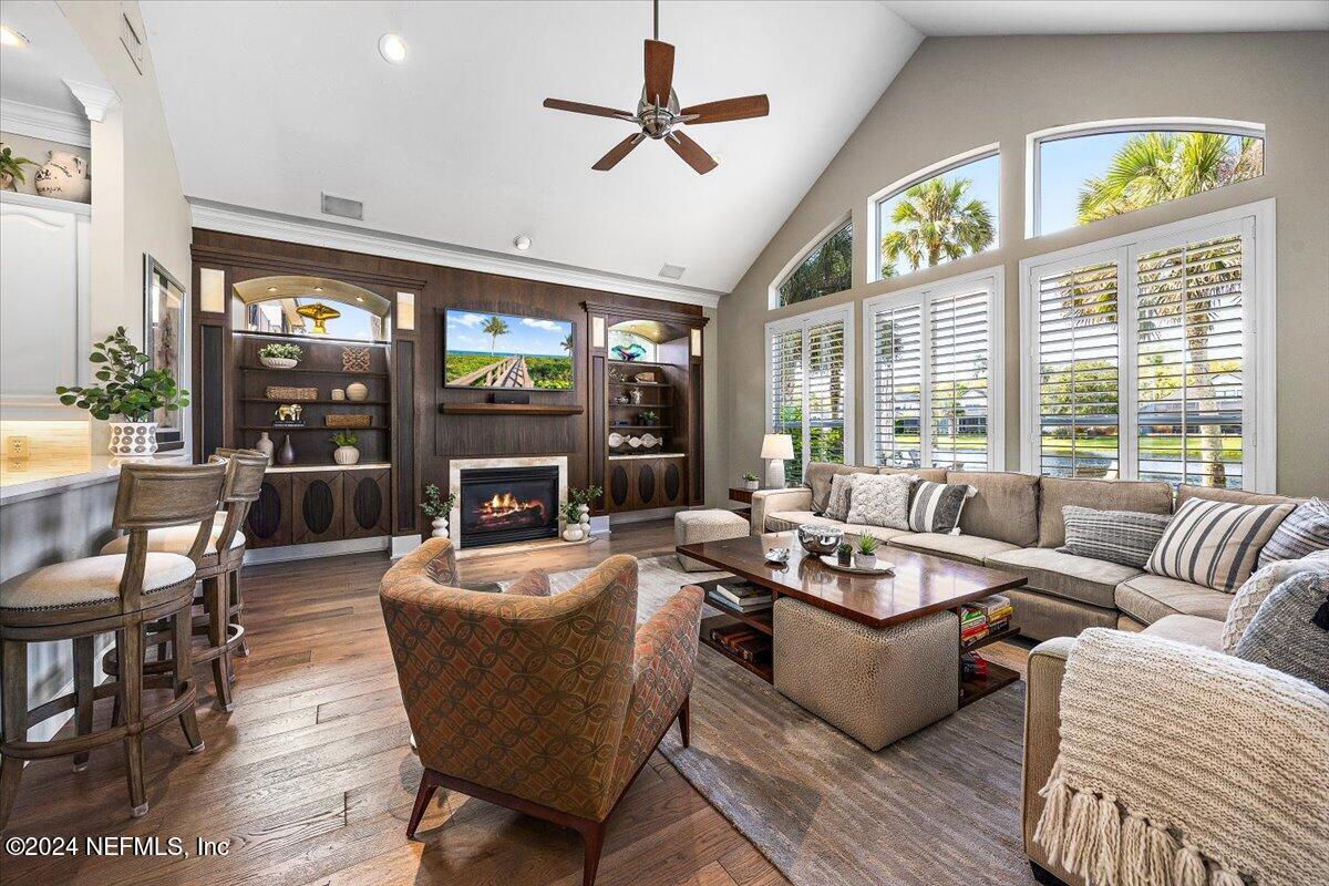 401 CLEARWATER Drive