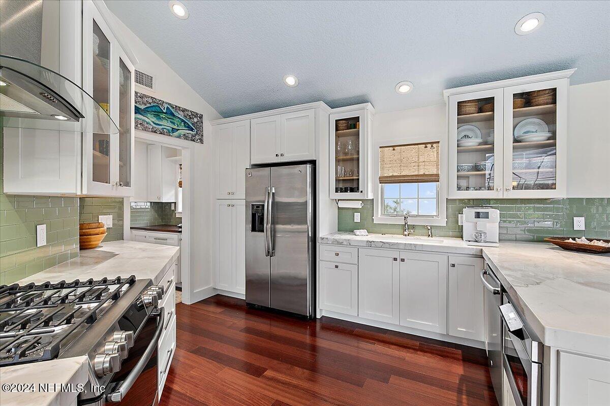 1569 HARBOUR CLUB Drive