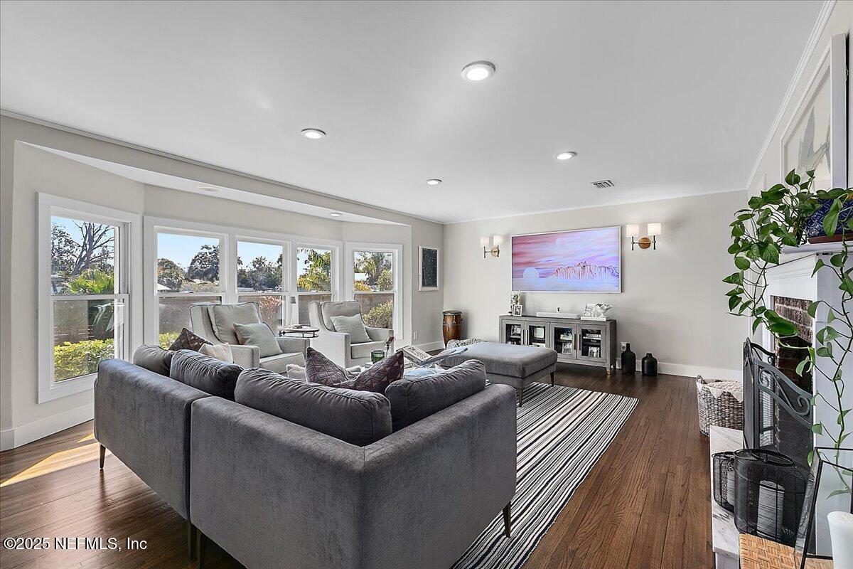 13844 SEVEN PINES Drive