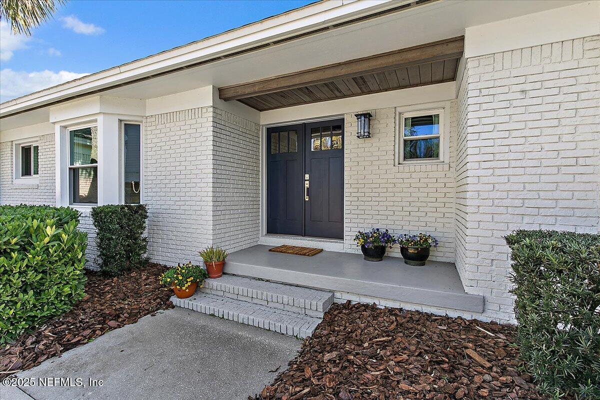 13844 SEVEN PINES Drive
