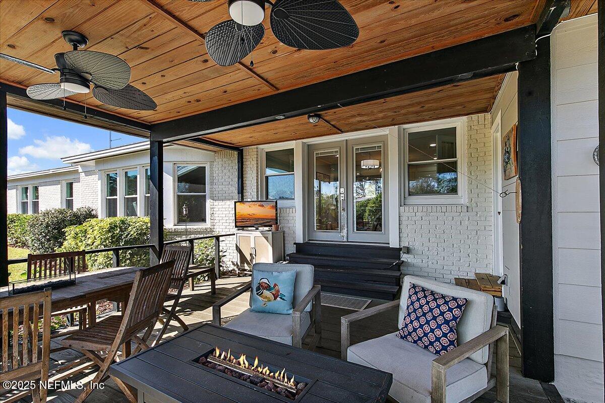 13844 SEVEN PINES Drive
