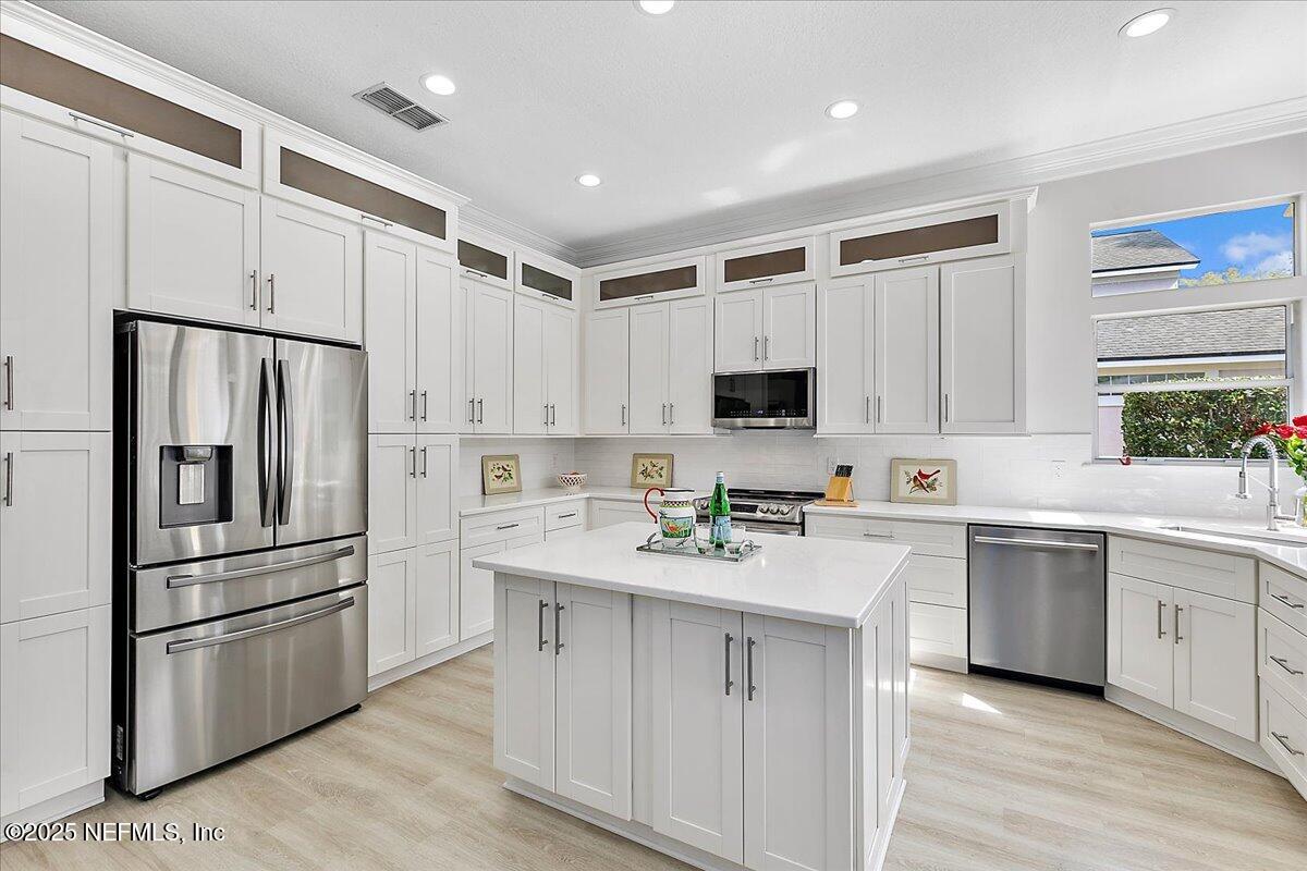 260 WATER'S EDGE Drive