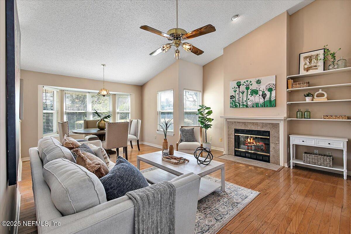 313 CHARLEMAGNE Circle