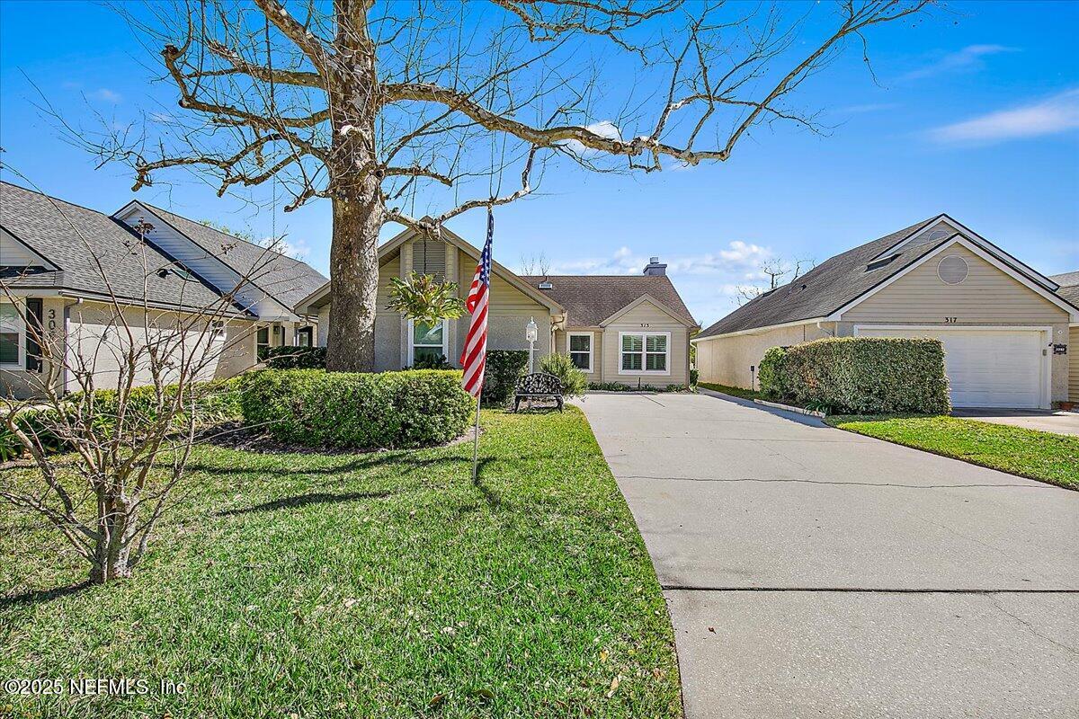 313 CHARLEMAGNE Circle
