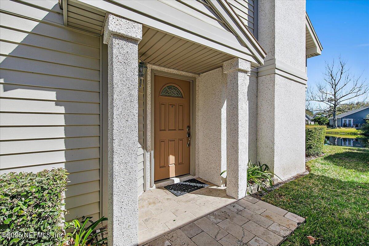 313 CHARLEMAGNE Circle