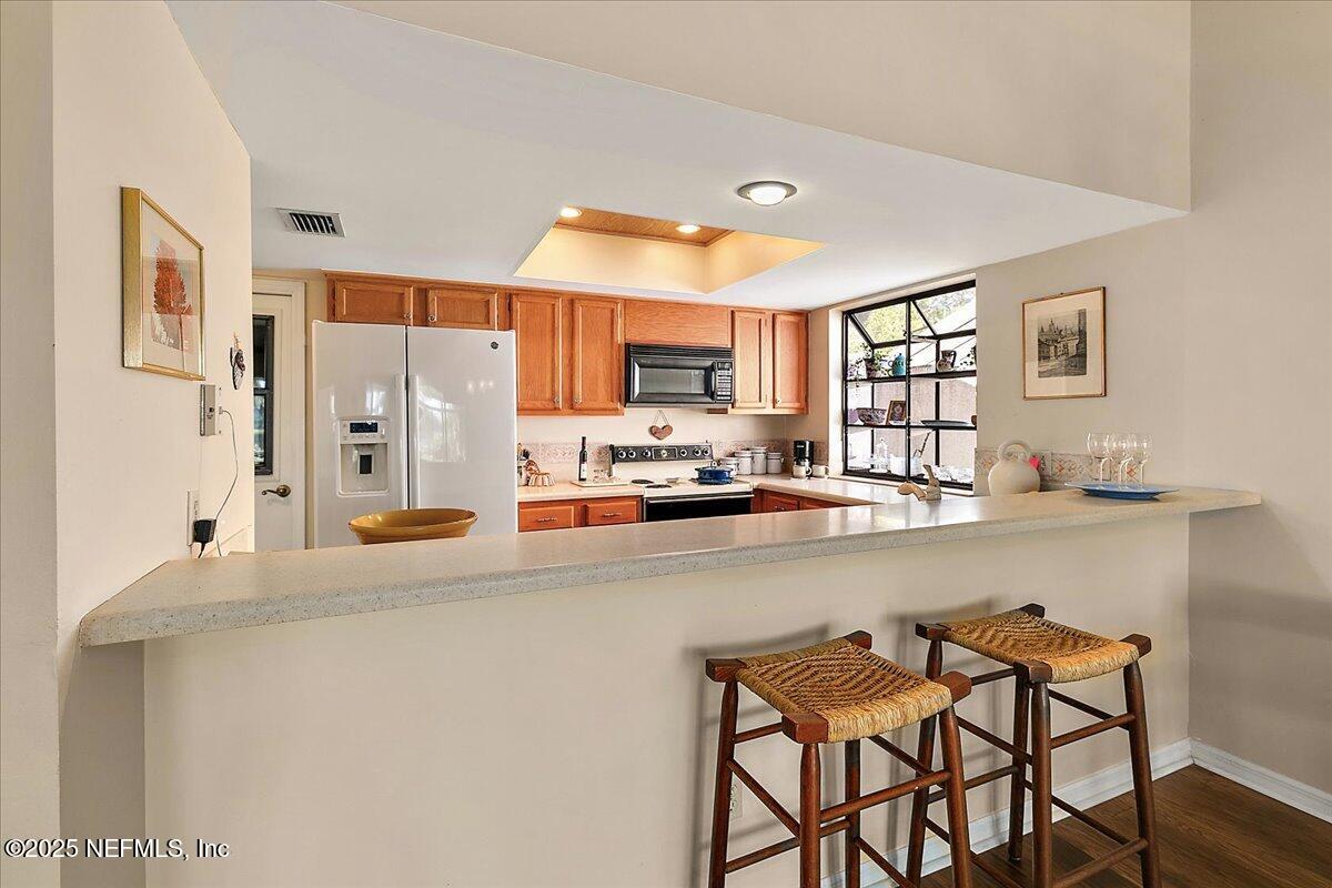 2545 DAUPHINE Court E