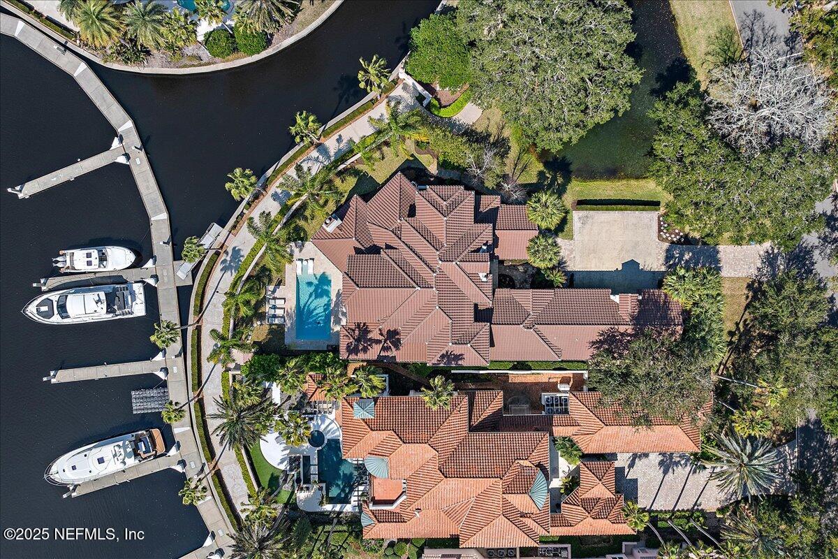 24575 HARBOURVIEW Drive