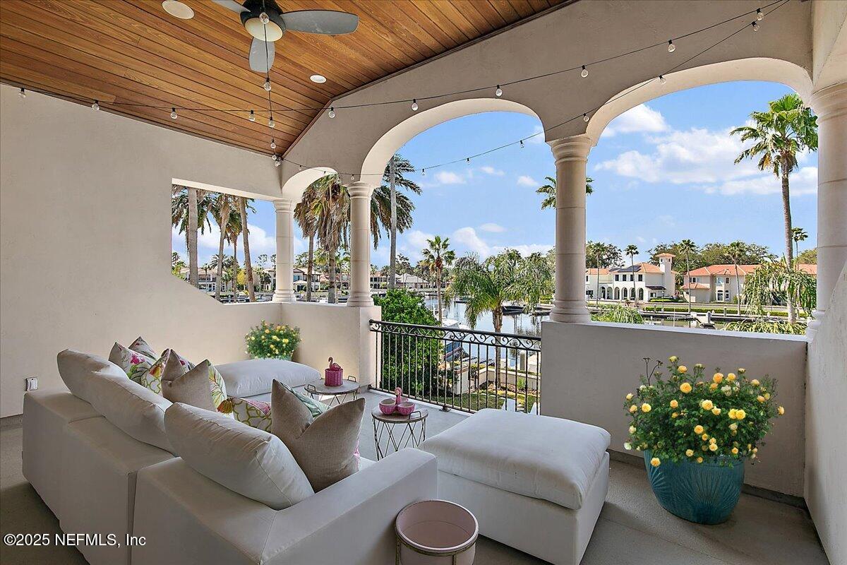 24575 HARBOURVIEW Drive