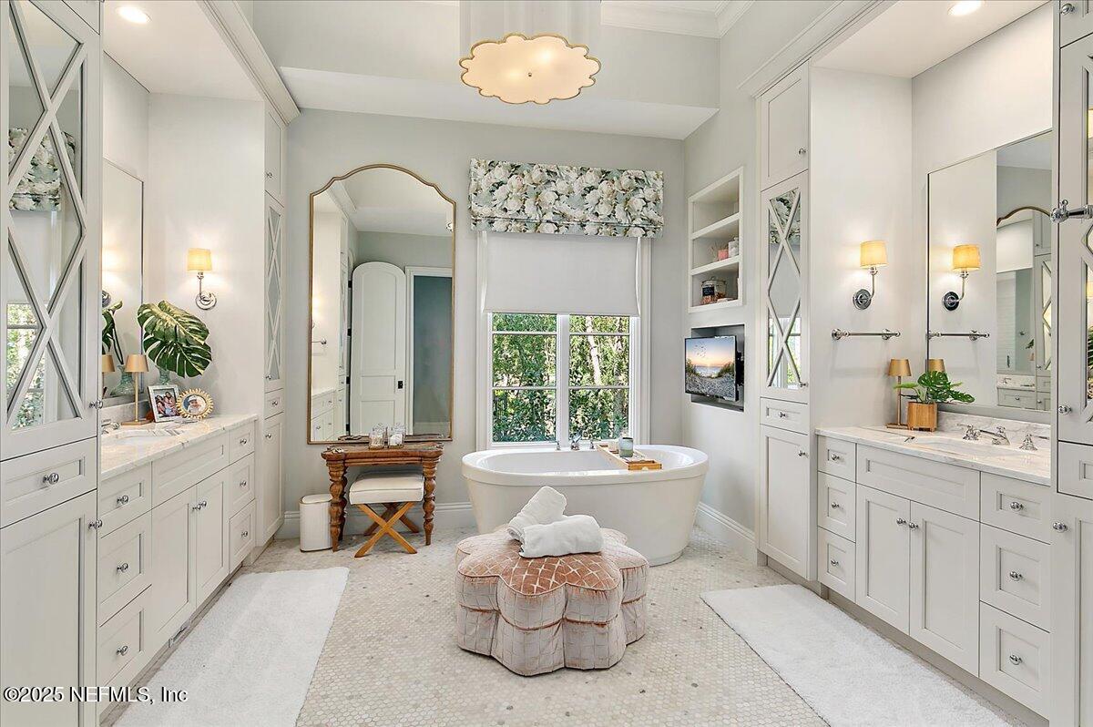 24575 HARBOURVIEW Drive