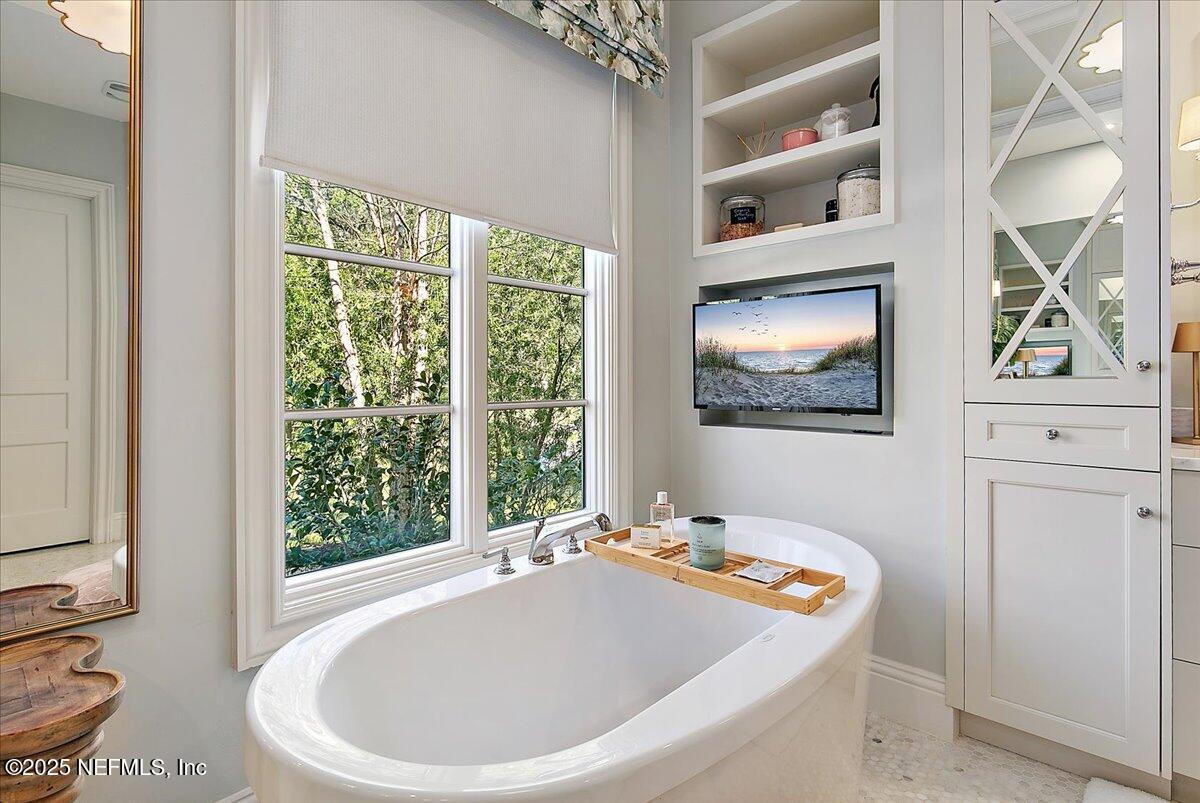 24575 HARBOURVIEW Drive