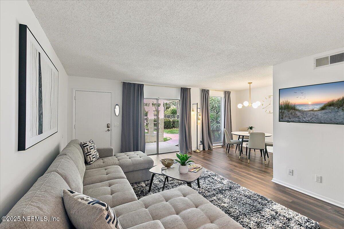 303 VILLA DEL MAR Drive, I-3