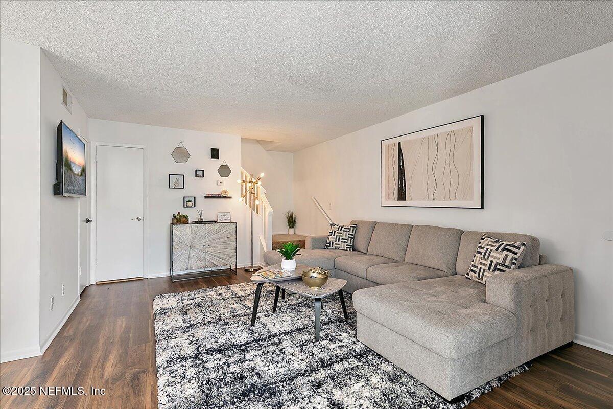 303 VILLA DEL MAR Drive, I-3