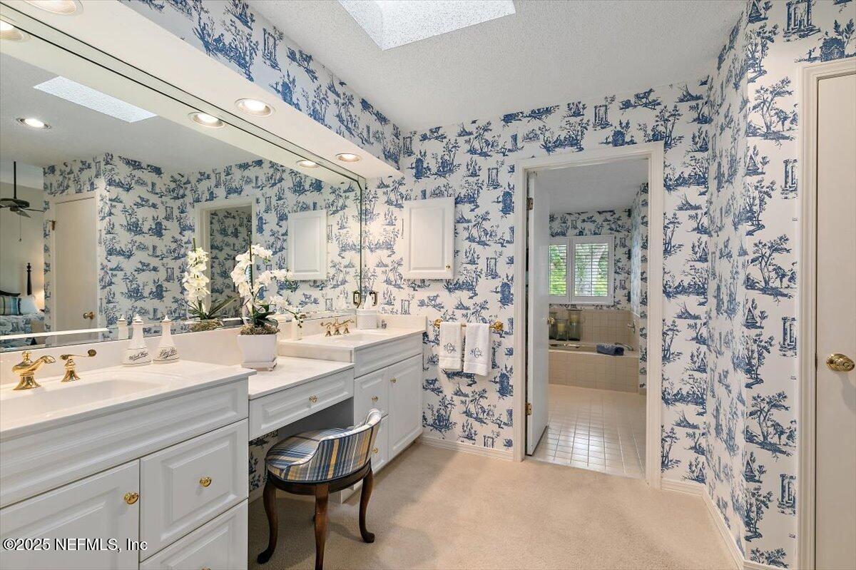14 SPY GLASS Lane