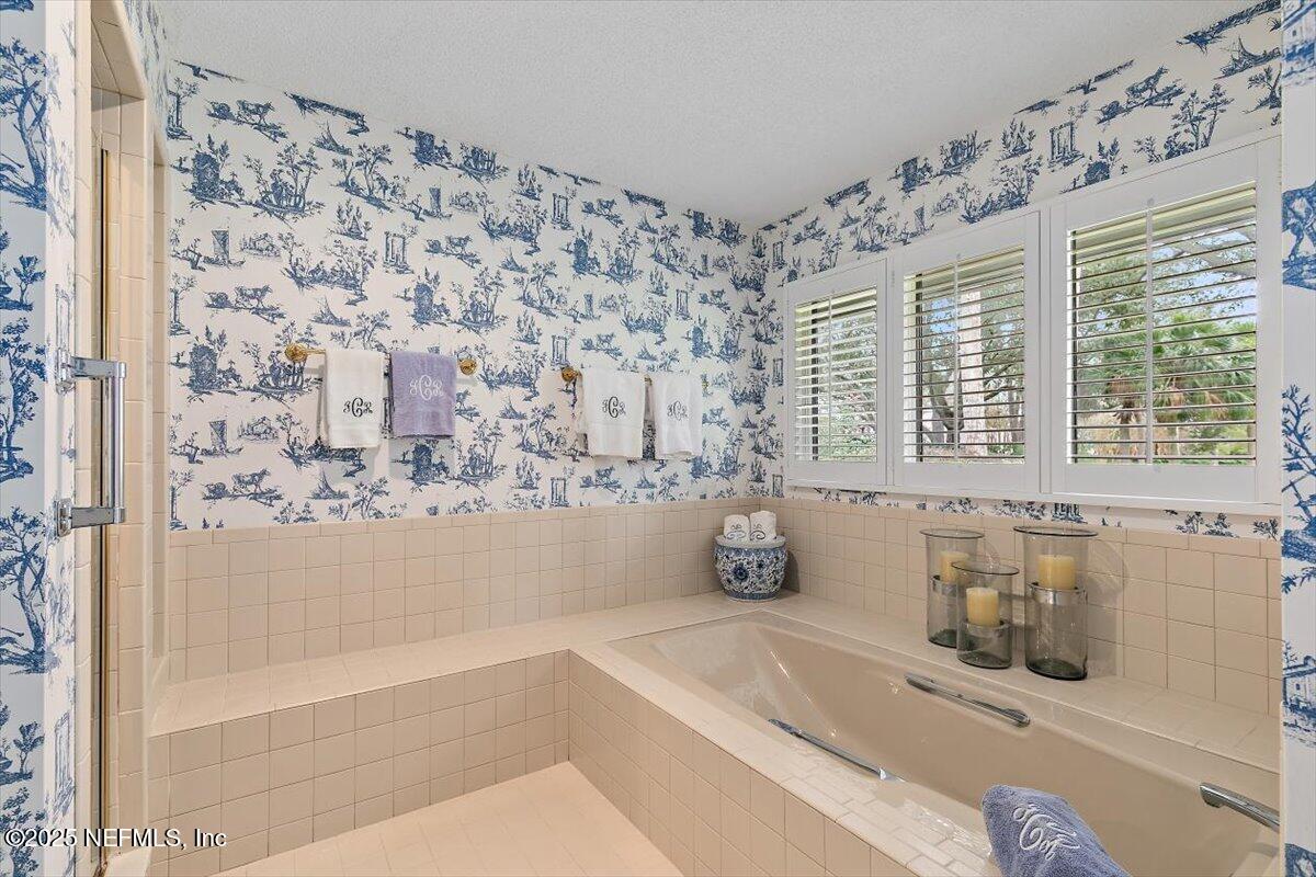 14 SPY GLASS Lane