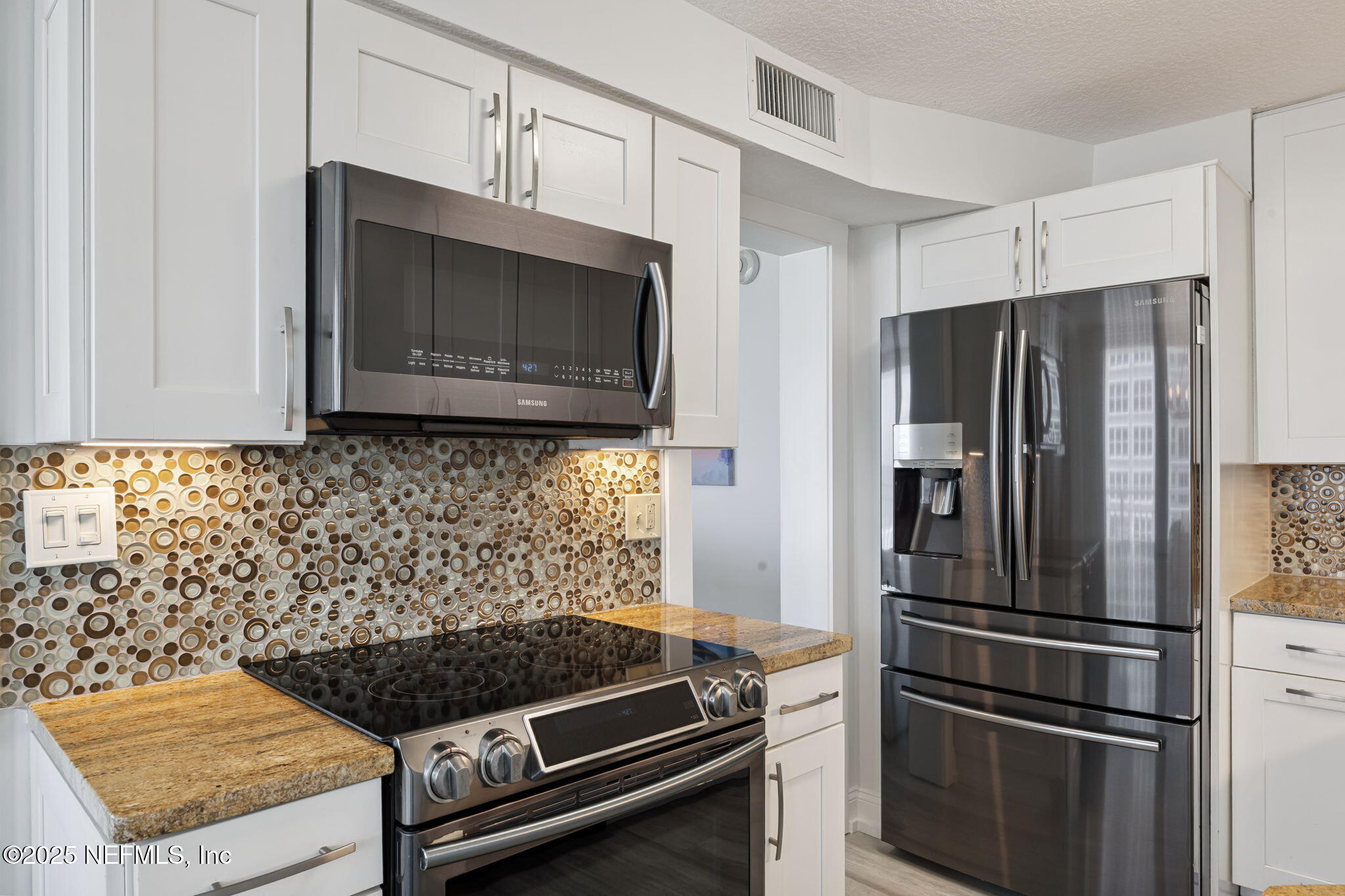 1601 OCEAN Drive, 401