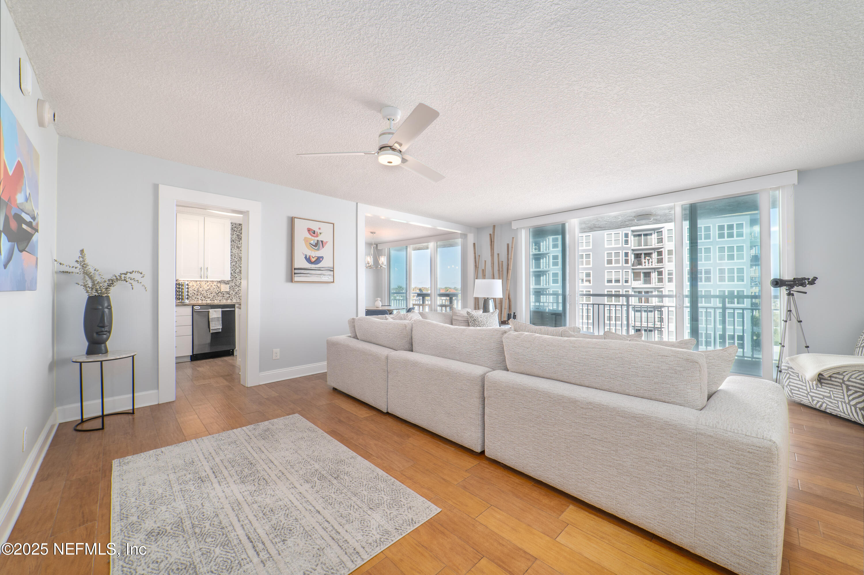 1601 OCEAN Drive, 401