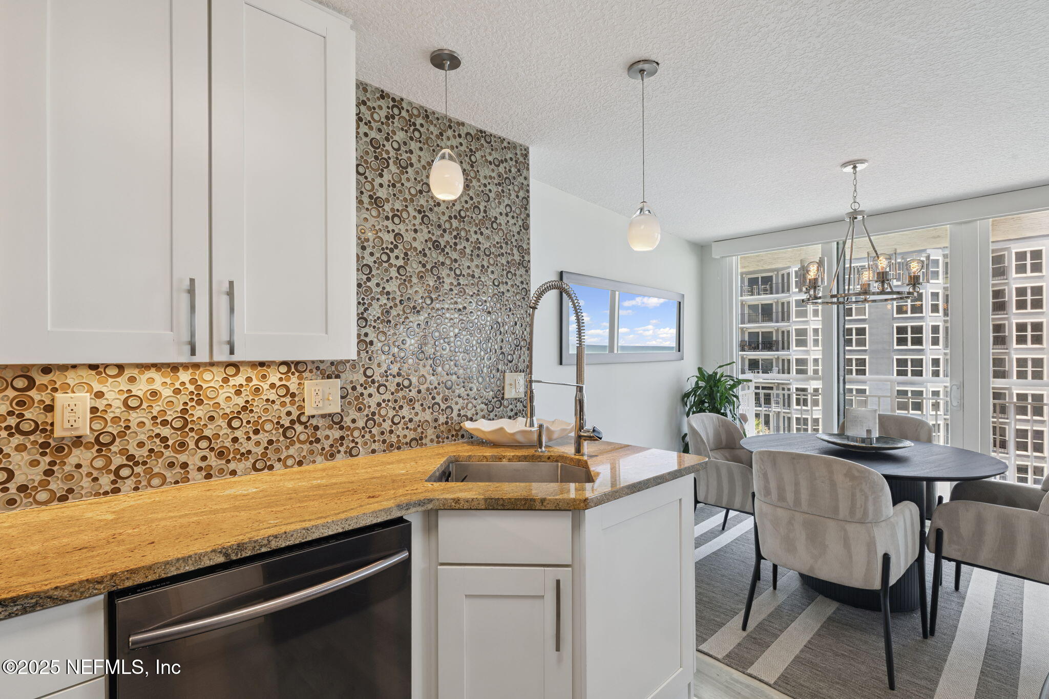 1601 OCEAN Drive, 401