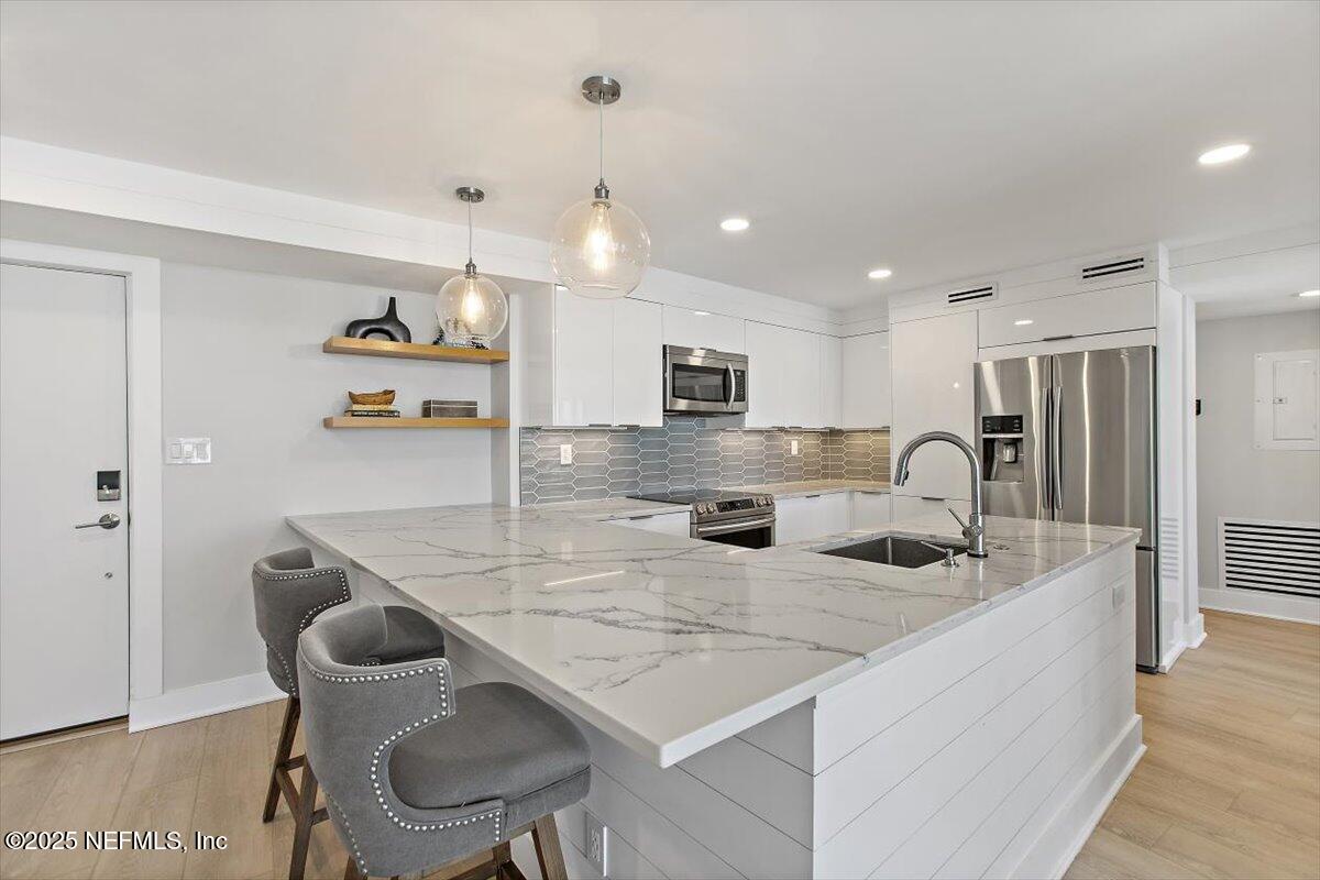 1601 OCEAN Drive S, 505