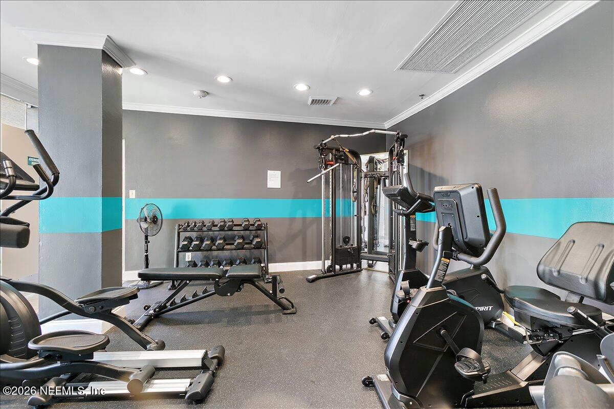 1601 OCEAN Drive 606