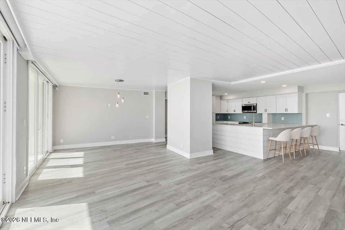 1601 OCEAN Drive 606