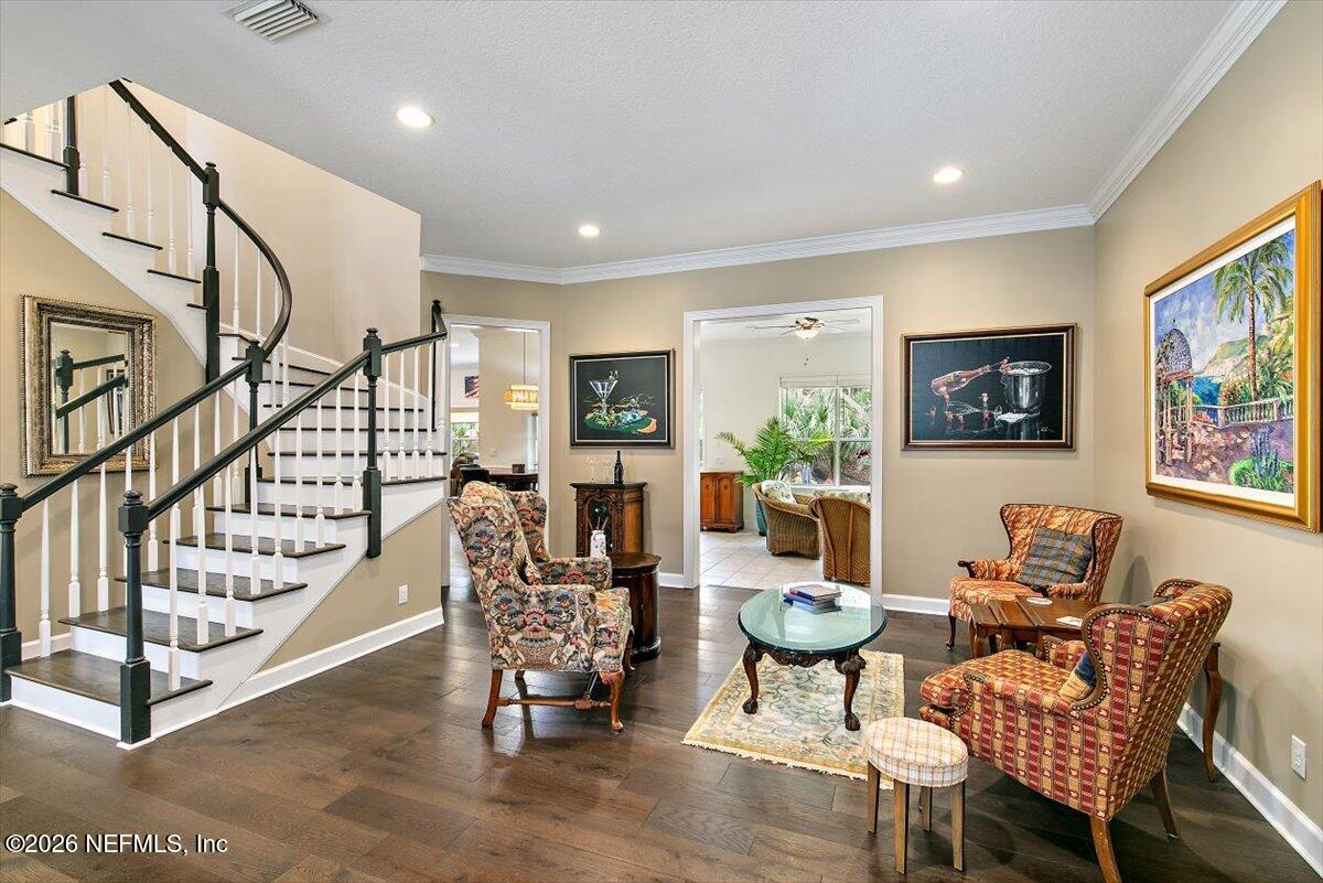 8119 SEVEN MILE Drive