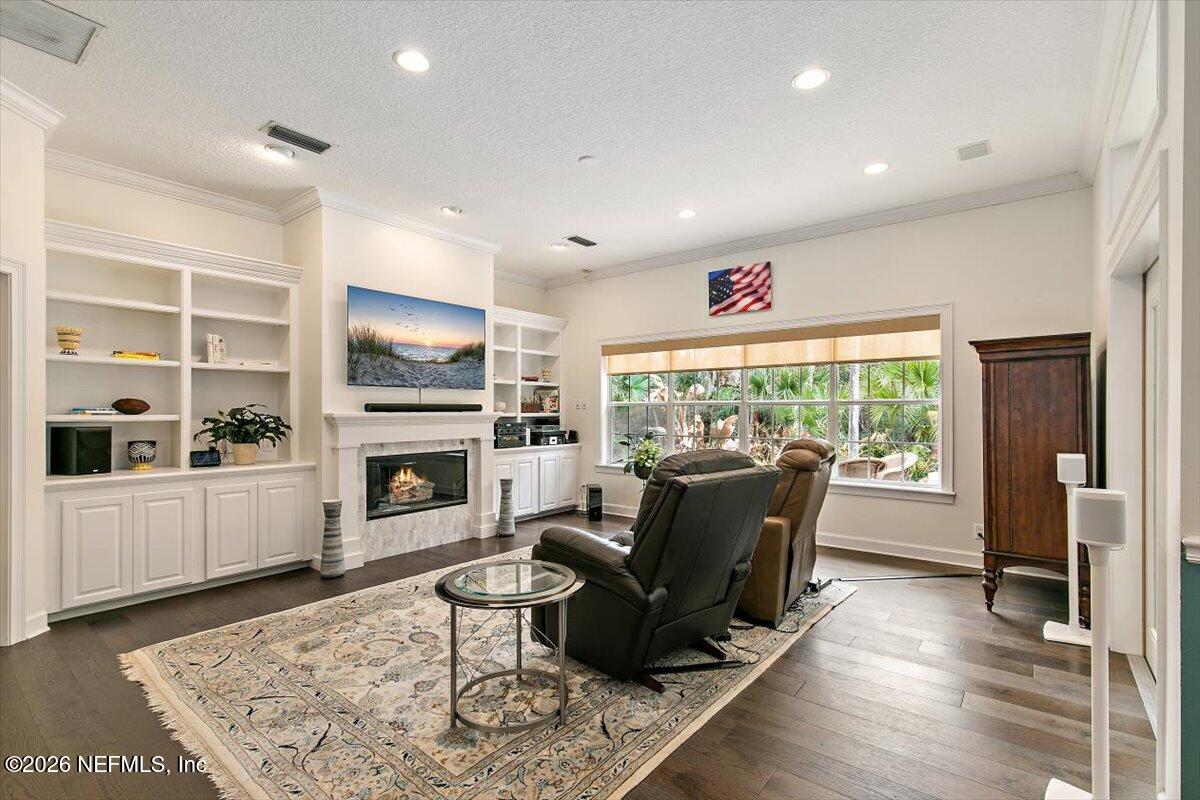 8119 SEVEN MILE Drive