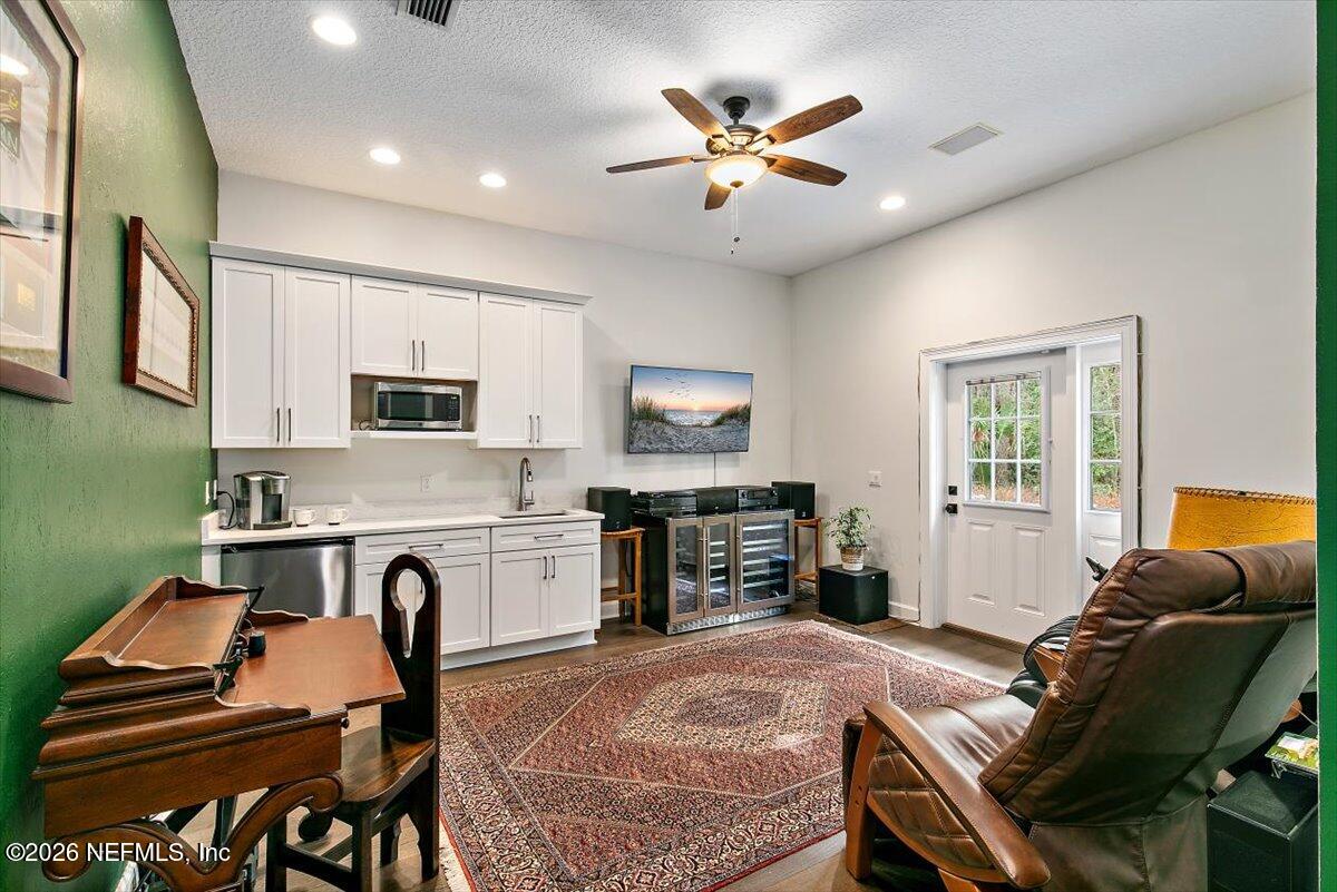 8119 SEVEN MILE Drive