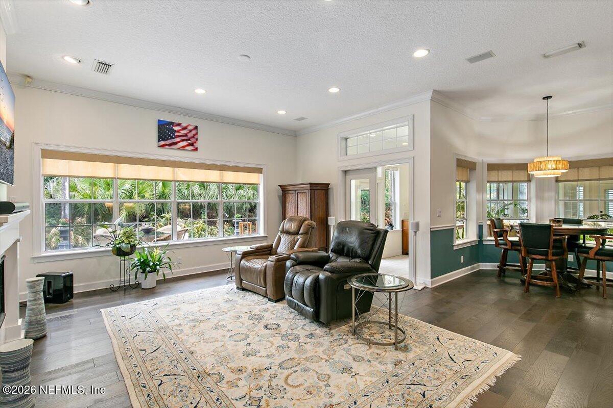 8119 SEVEN MILE Drive