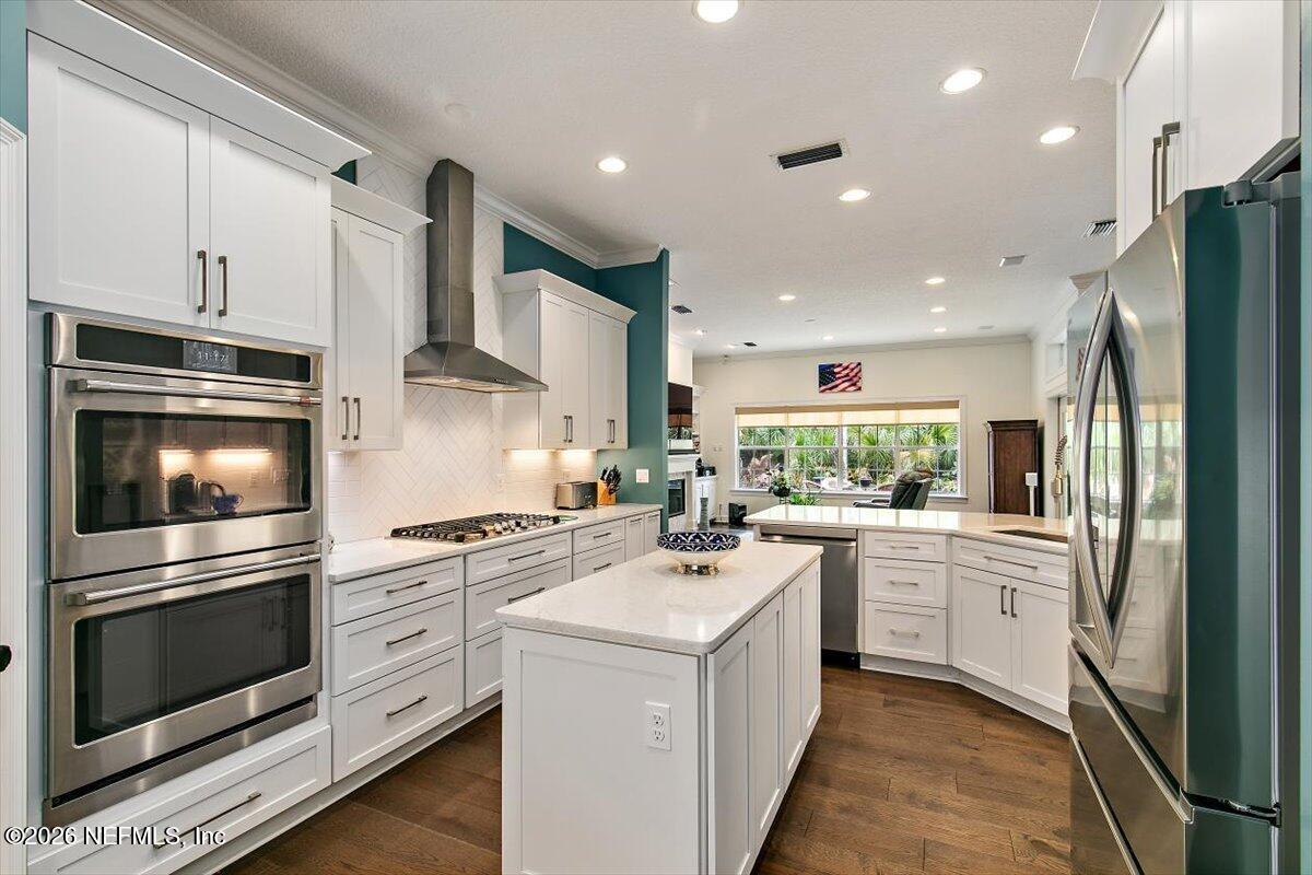 8119 SEVEN MILE Drive