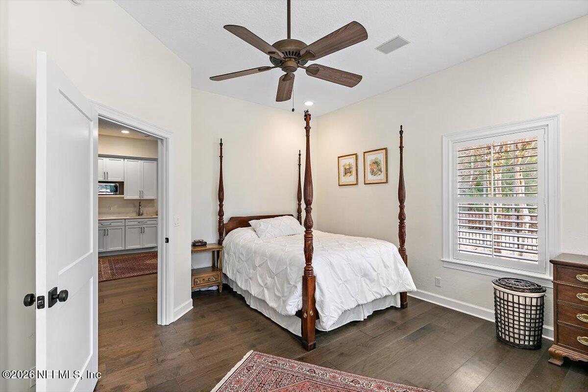 8119 SEVEN MILE Drive