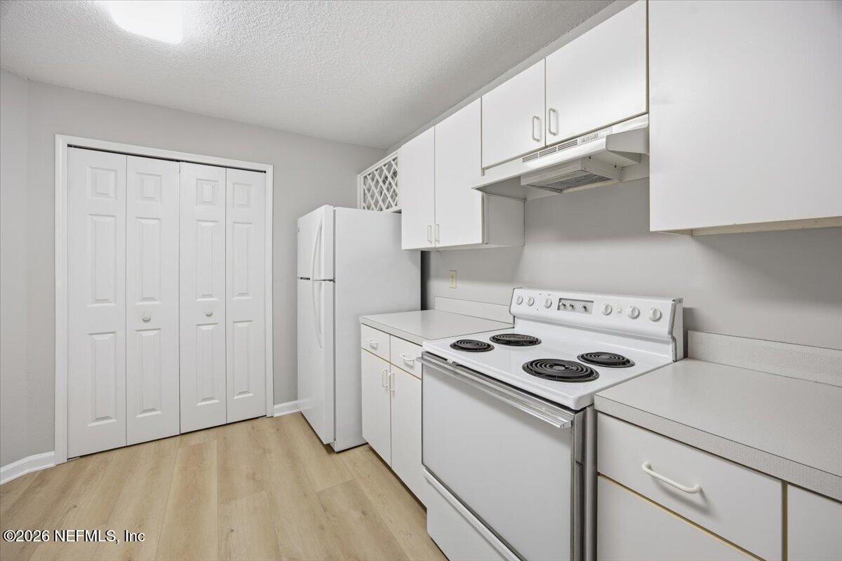 100 IRONWOOD Drive 121