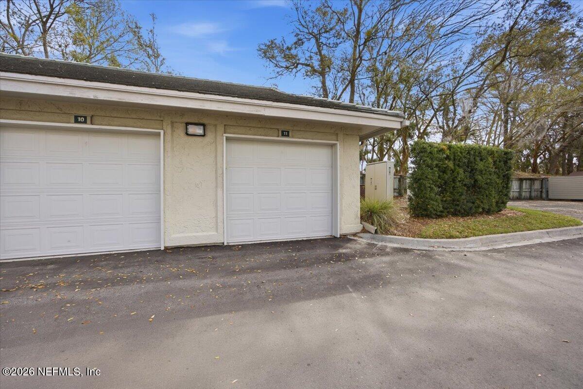 100 IRONWOOD Drive 121