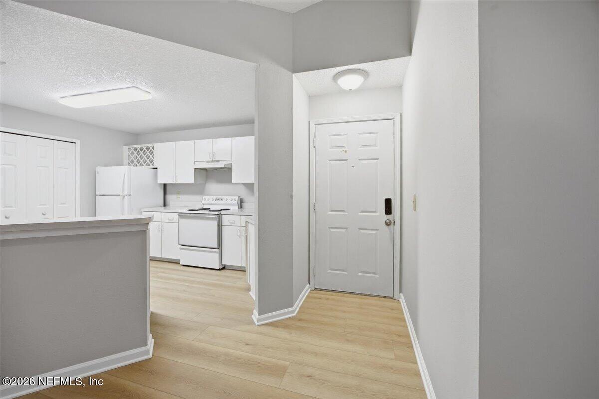 100 IRONWOOD Drive 121