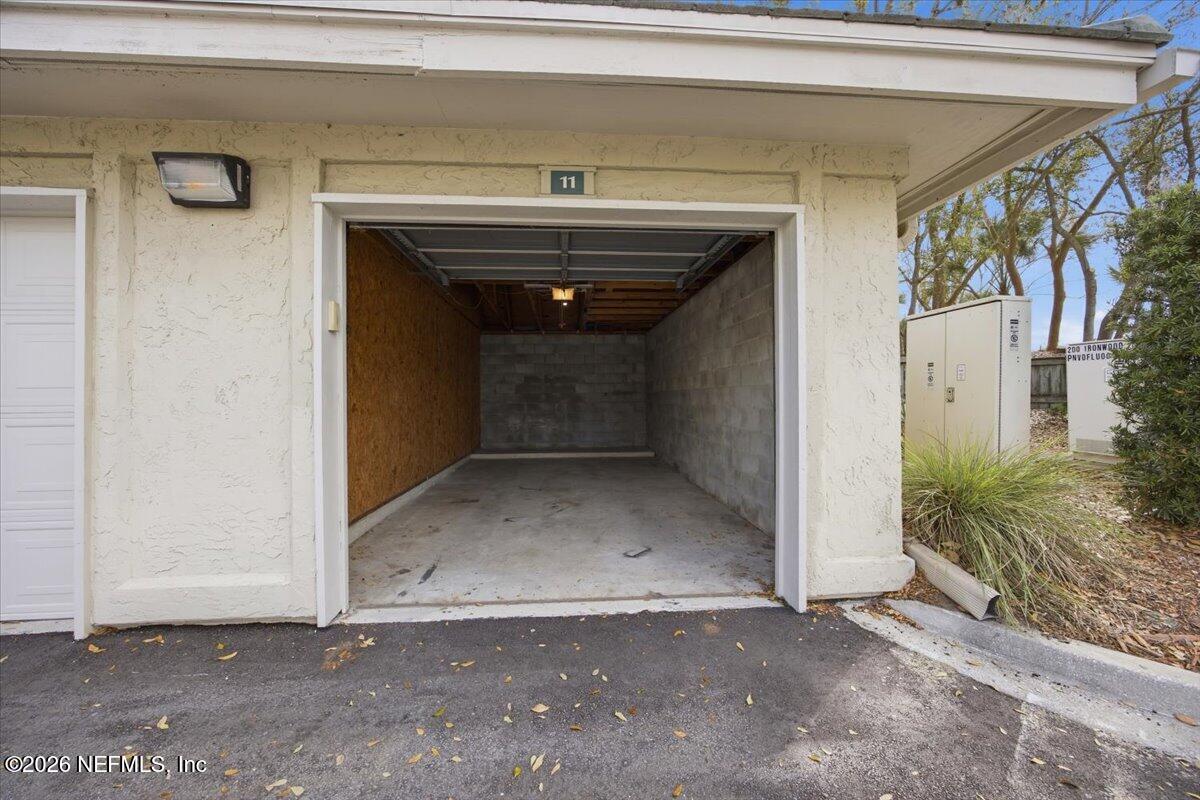 100 IRONWOOD Drive 121